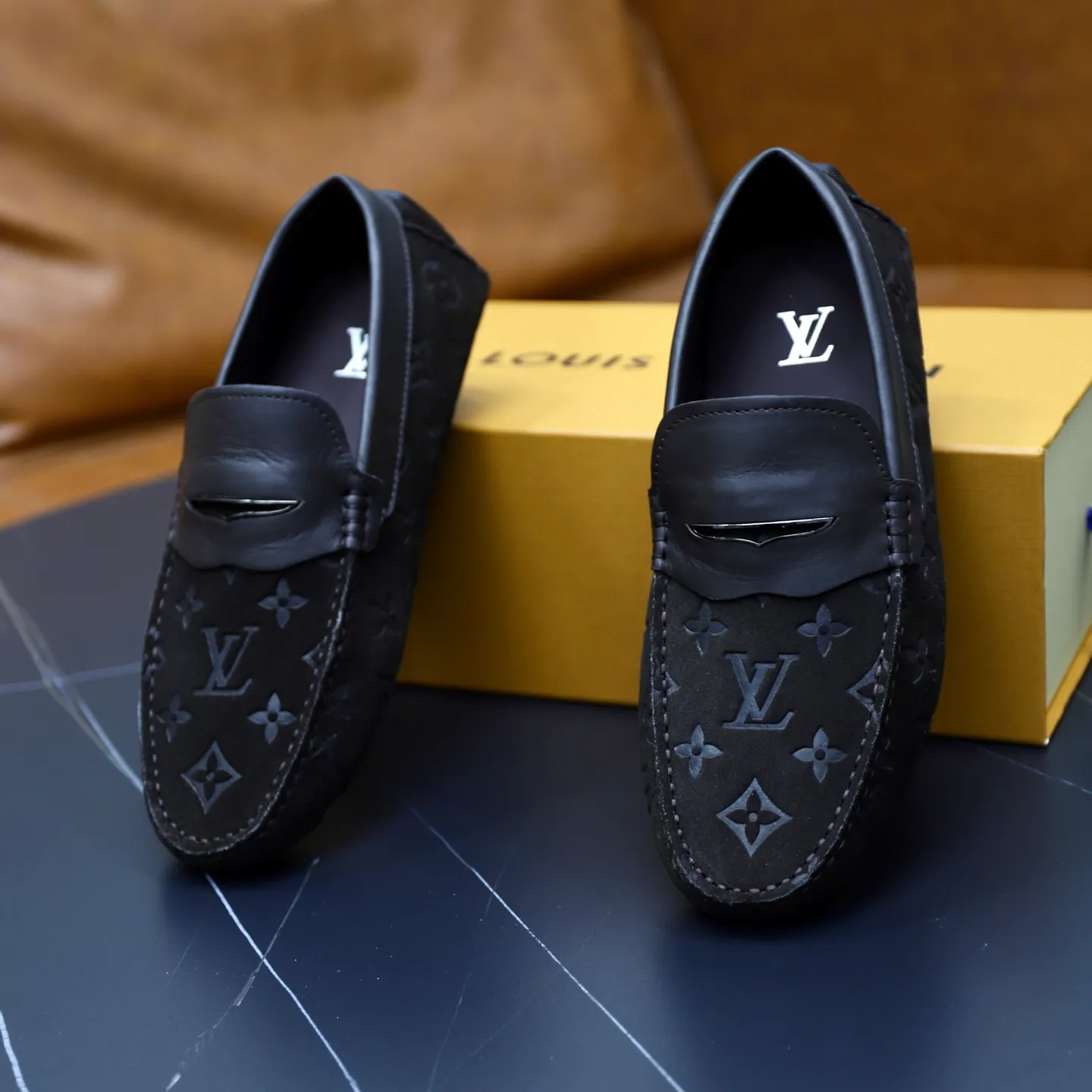 Ex-factory price: 480💰【LV】Louis Vuitton ⚠️High-end men’s driving and pedal series ⚠️38-44 (customized for 45) ⚠️All original cowhide leather! Thick and soft! Made entirely of calfskin lining! Rubber sheet anti-slip beanie sole! Three-dimensional package technology! Fashionable and classic! Handicrafts! Original high quality! Feel free to compare!